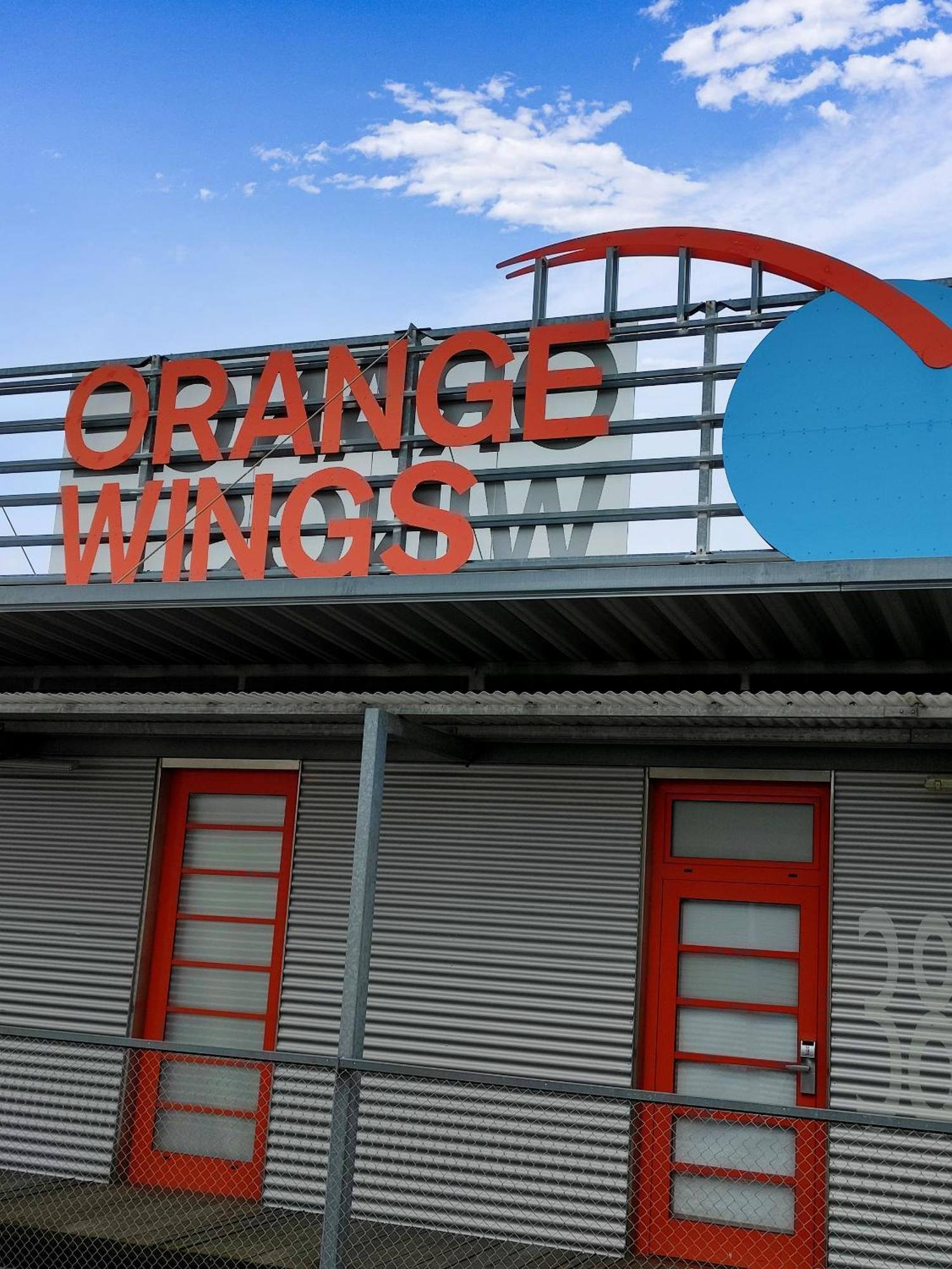 Orange Wings Wiener Neustadt Exteriör bild