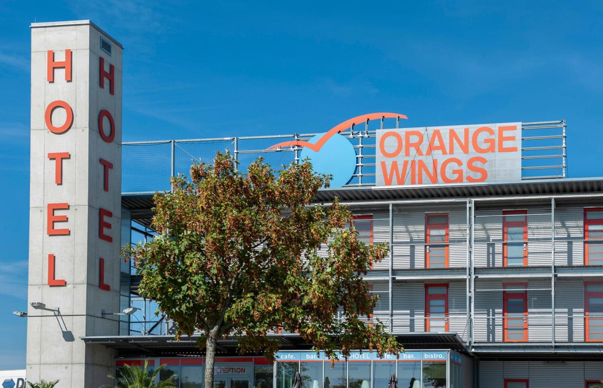 Orange Wings Wiener Neustadt Exteriör bild